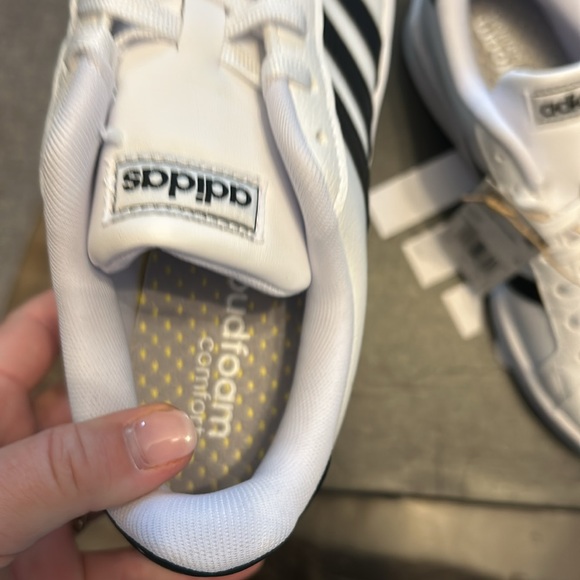 Adidas shoes - Picture 5 of 6